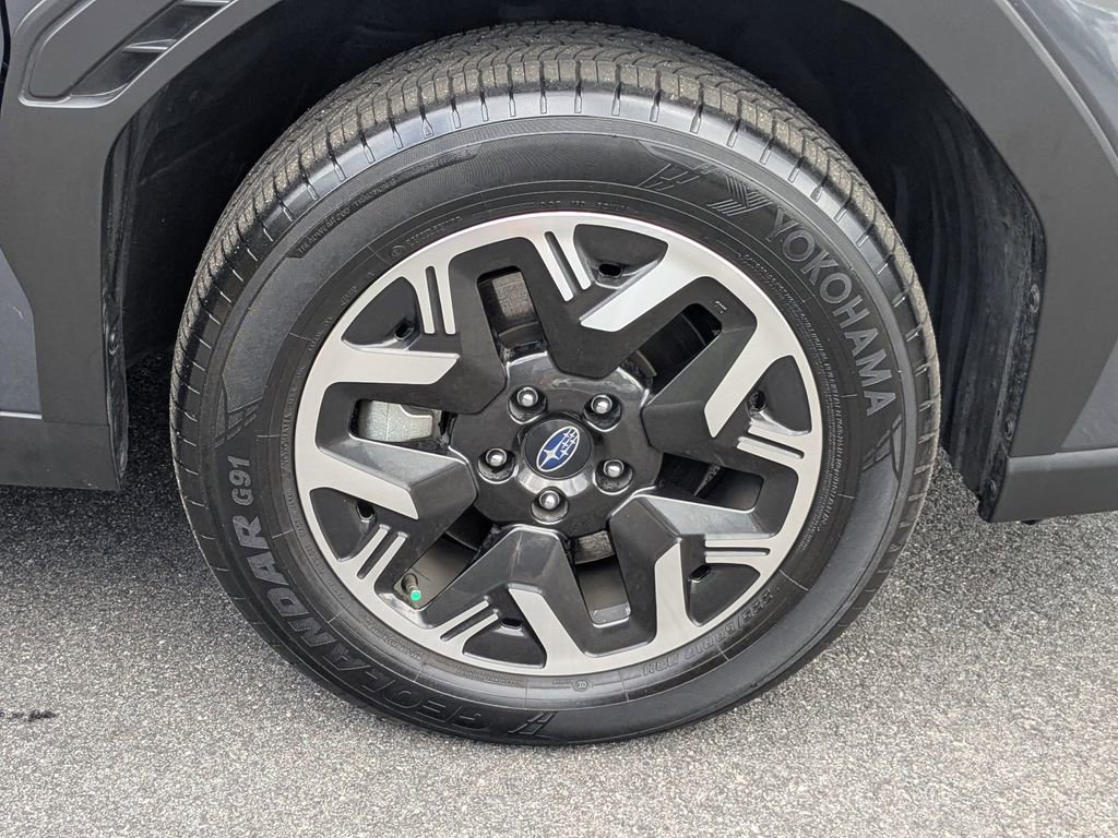Certified 2025 Subaru Forester AWD/4WD image 12