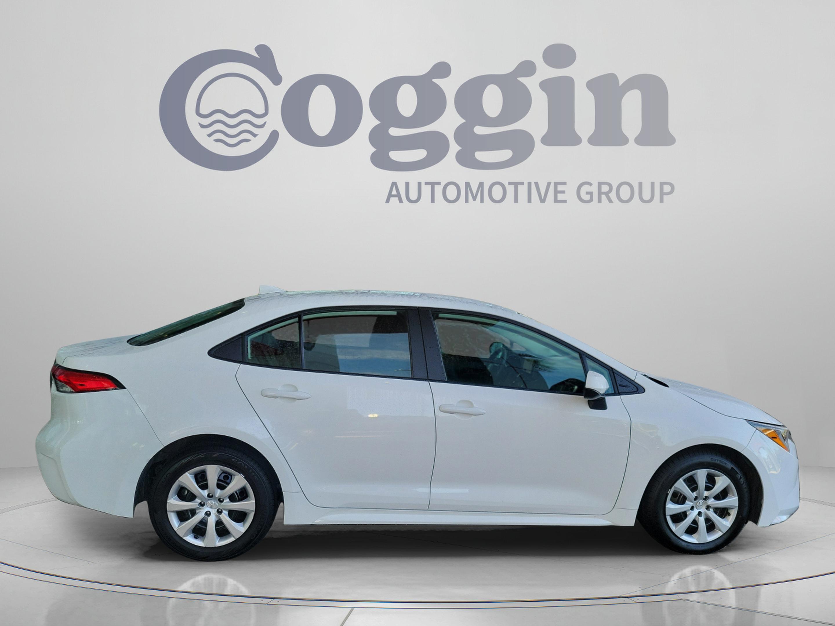Used 2025 Toyota Corolla LE FWD image 6