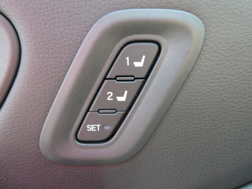 Used 2025 Honda Pilot Black Edition image 28