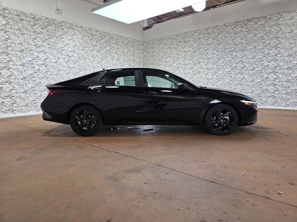 New 2026 Hyundai Elantra Sport image 8