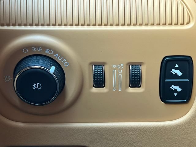 Used 2024 Jeep Grand Wagoneer L Series III w/ Rear Seat Video Group 1 AWD/4WD image 20