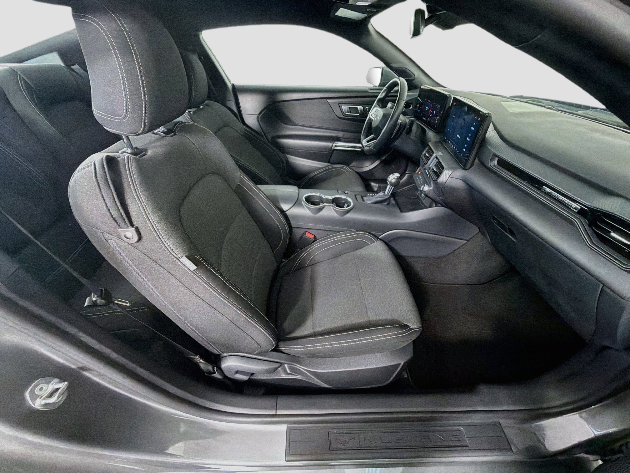 Used 2025 Ford Mustang GT RWD image 29