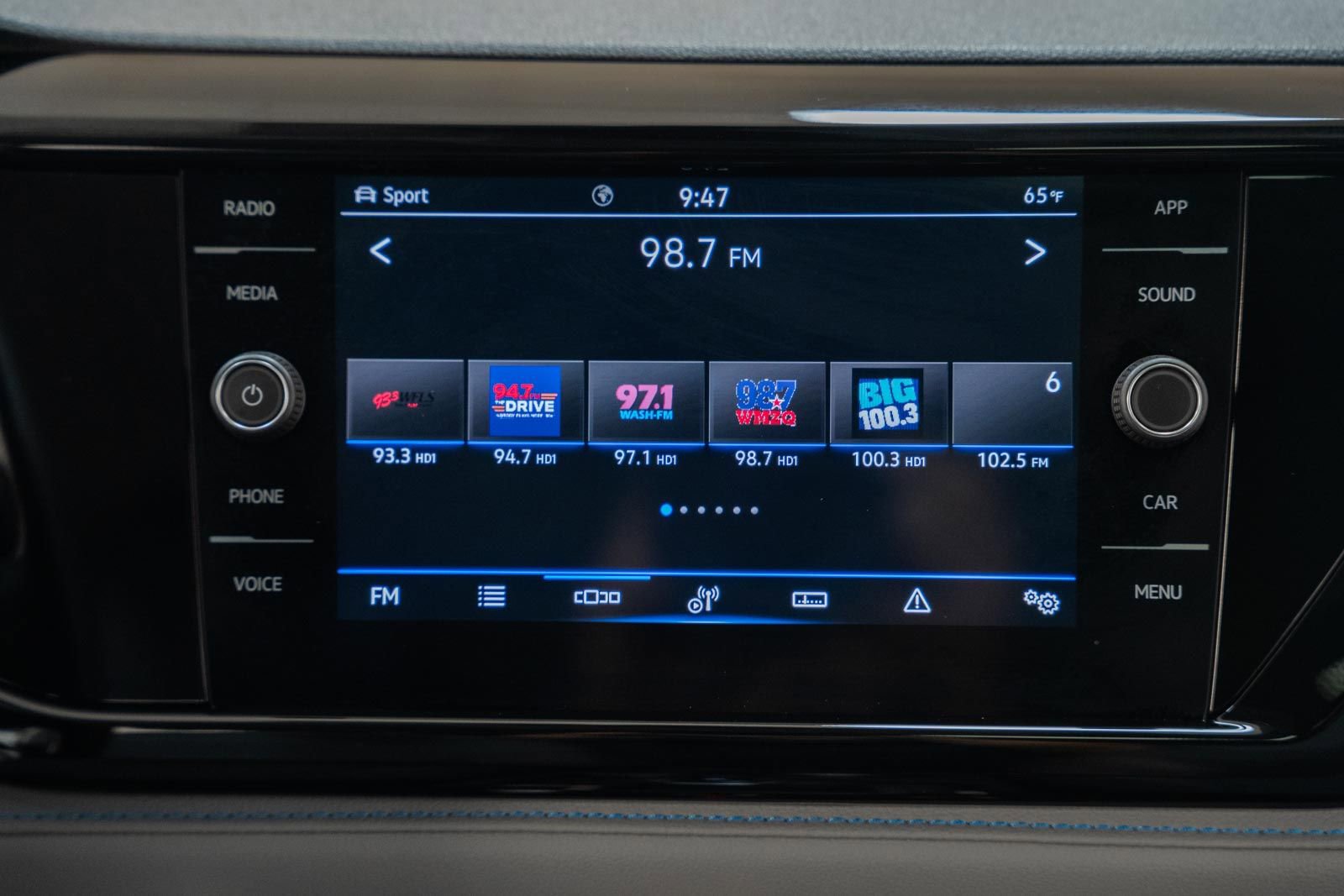 Used 2024 Volkswagen Taos SE AWD/4WD image 25