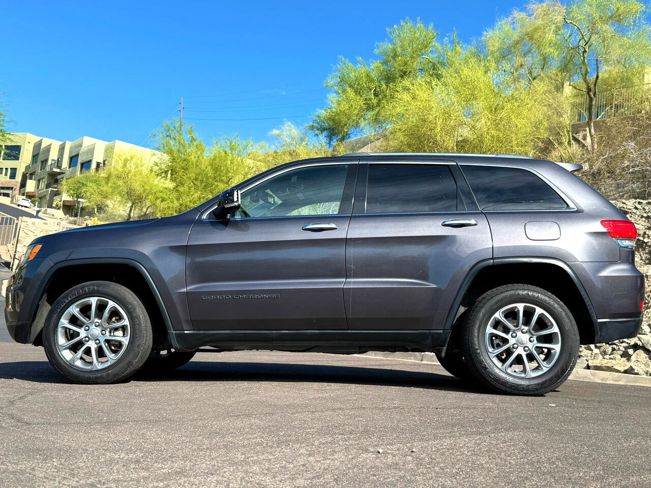 Used 2015 Jeep Grand Cherokee Limited w/ Trailer Tow Group IV image 4