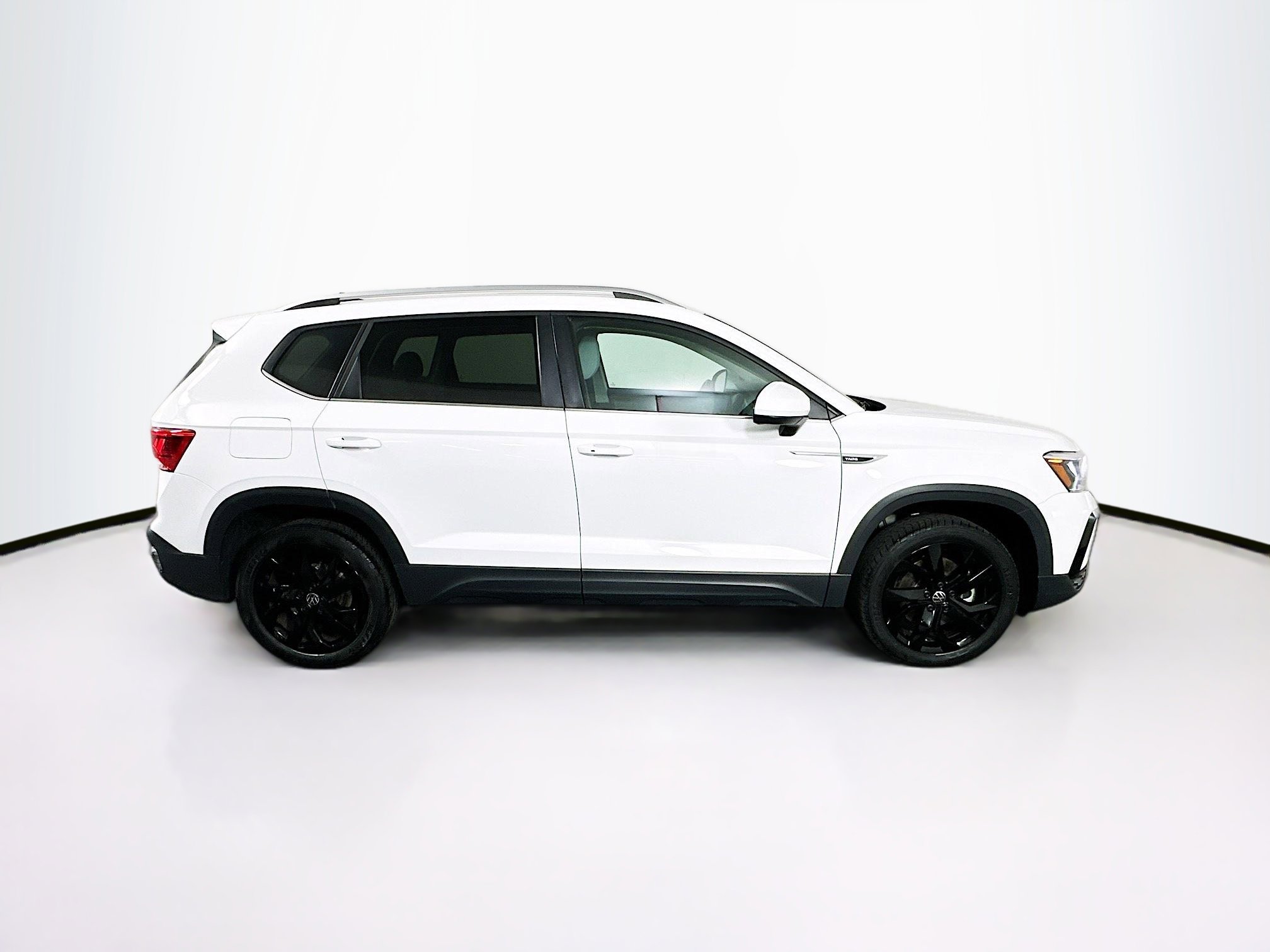 Used 2024 Volkswagen Taos SE image 10