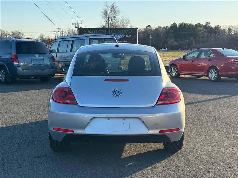 Used 2012 Volkswagen Beetle 2.5 image 10