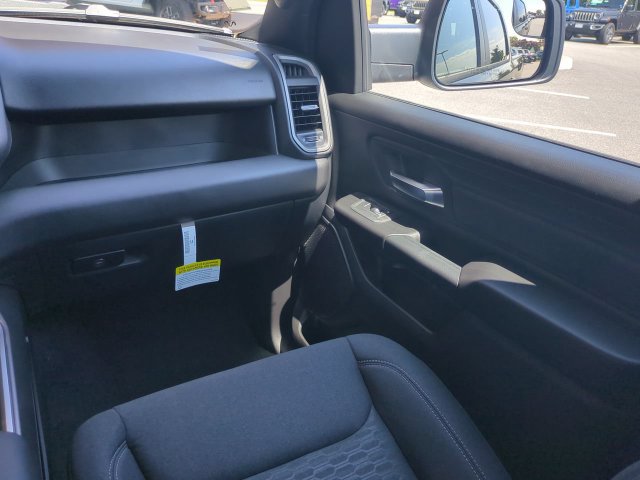 New 2027 RAM 1500 Express AWD/4WD image 17