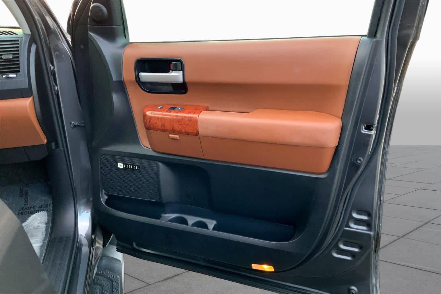 Used 2018 Toyota Sequoia Platinum RWD image 21