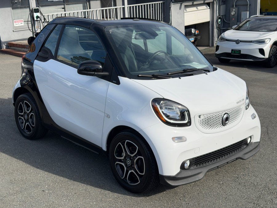 Used 2018 smart fortwo electric drive RWD image 3