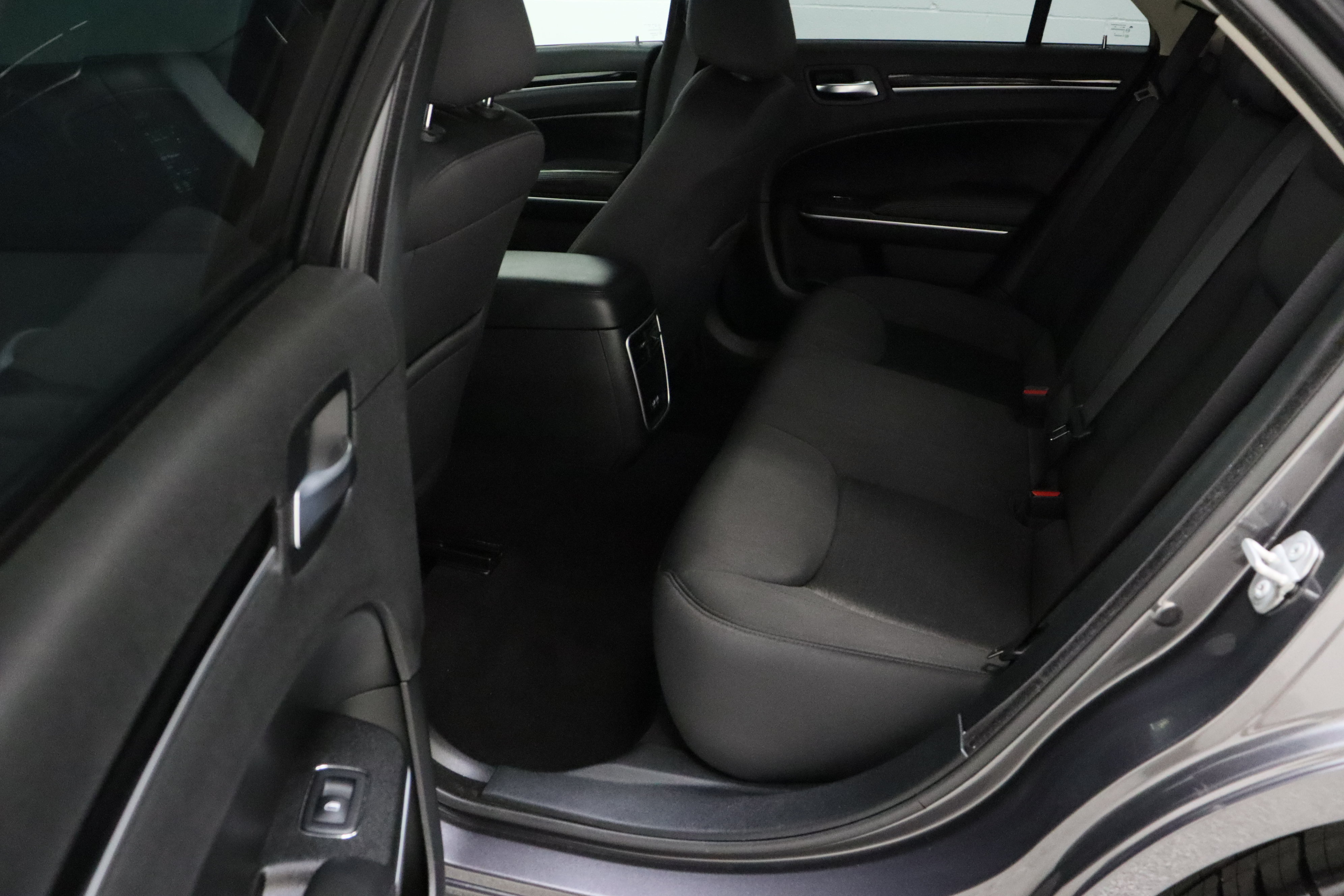 Used 2023 Chrysler 300 Touring w/ Sport Appearance Package RWD image 28