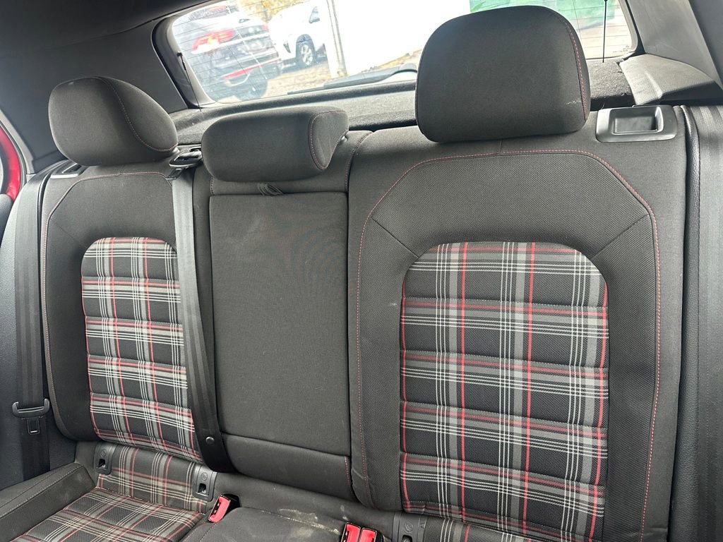 Used 2017 Volkswagen GTI S image 17