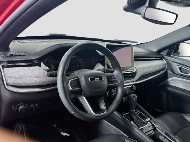 Used 2023 Jeep Compass Latitude AWD/4WD image 9