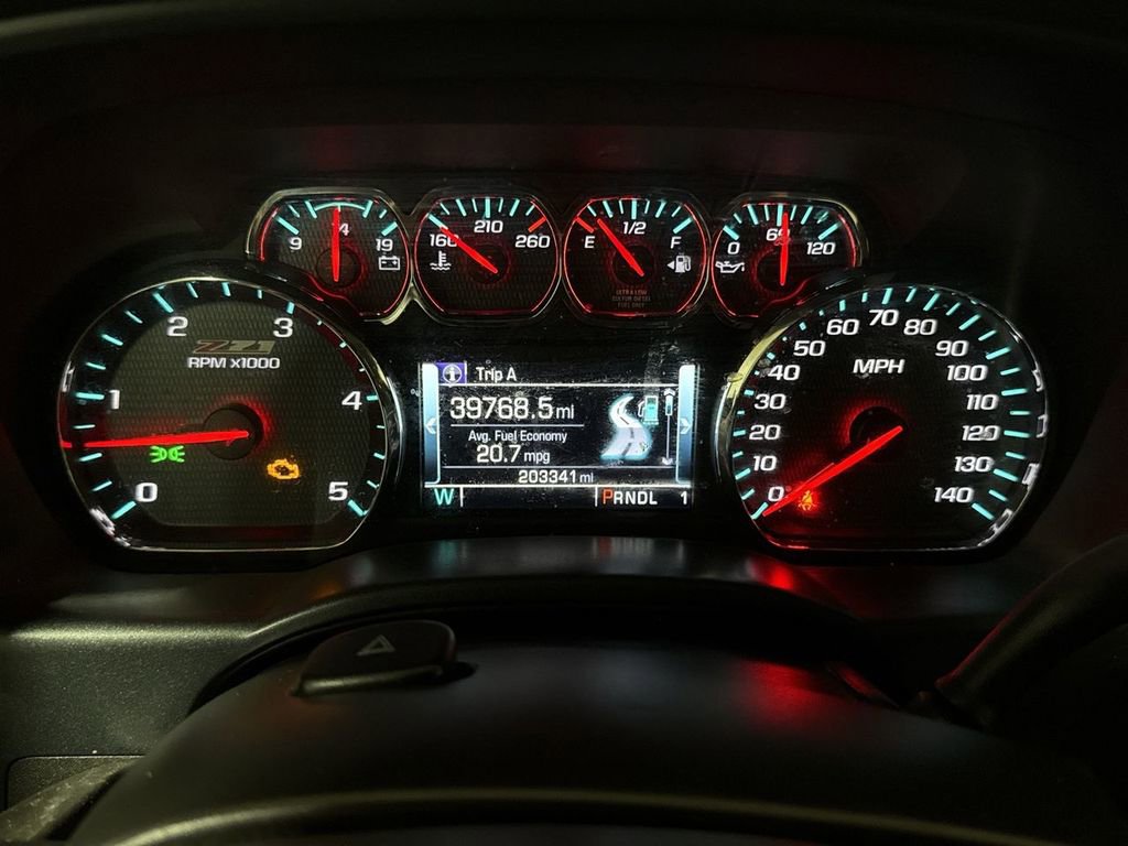 Used 2018 Chevrolet Silverado 2500 LT w/ Midnight Edition image 12