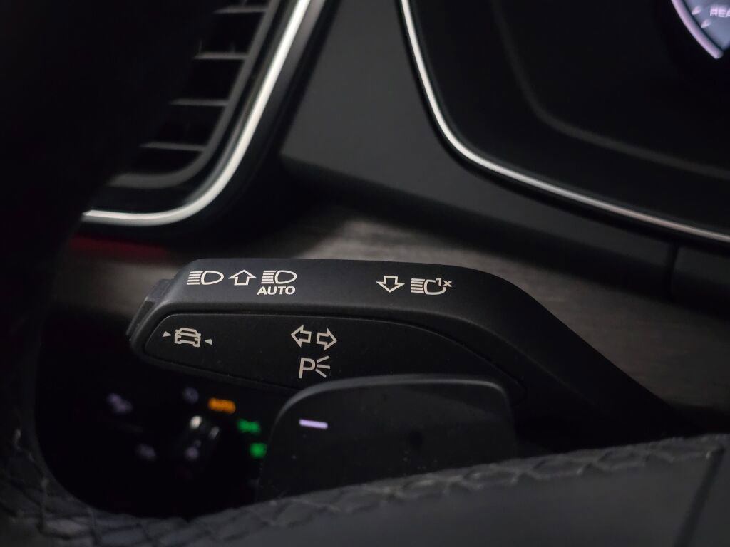 Certified 2025 Audi Q5 2.0T Premium Plus image 40