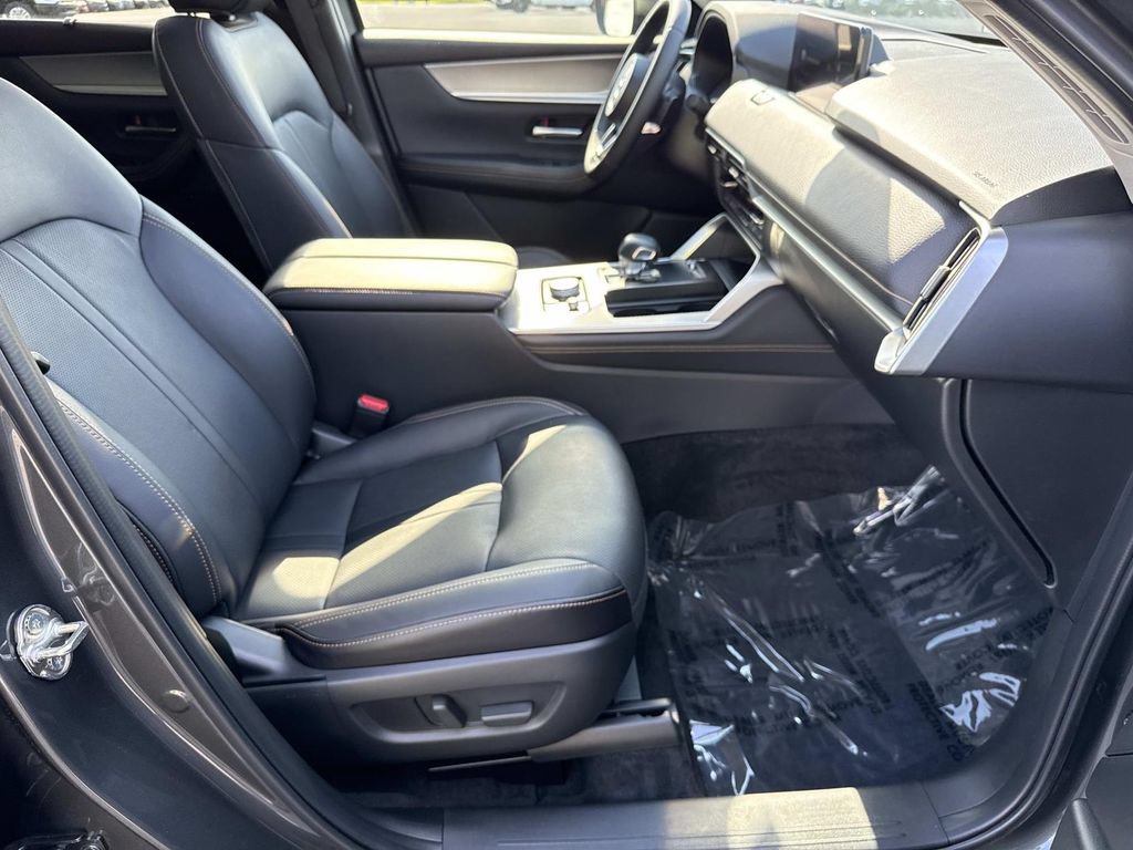 Used 2025 MAZDA CX-90 3.3 Turbo w/ Preferred Package AWD/4WD image 20