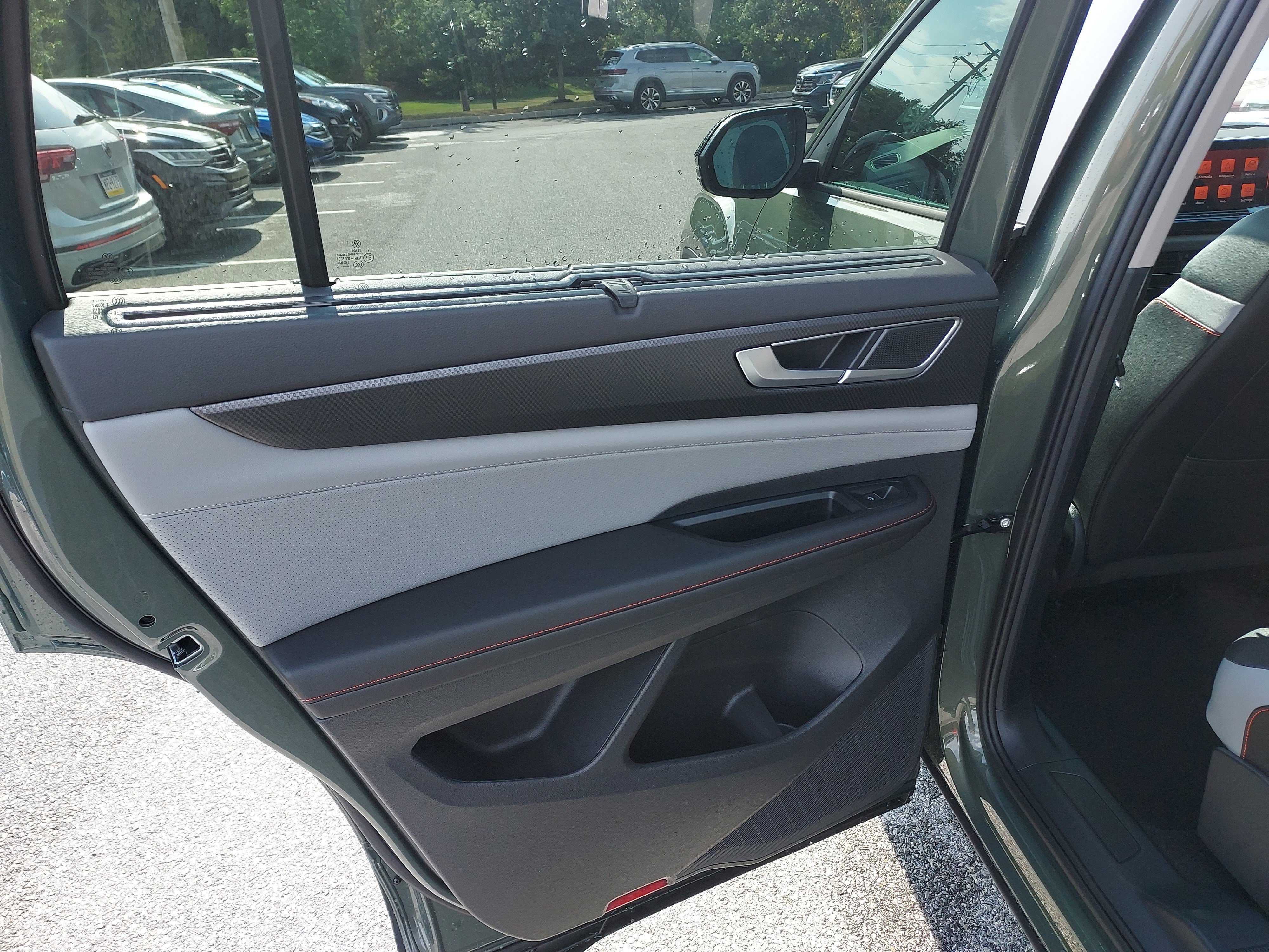 New 2026 Volkswagen Atlas Peak Edition image 14