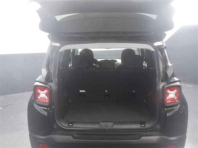 Used 2023 Jeep Renegade Latitude w/ Premium Group image 20