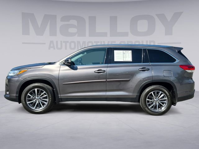 Used 2019 Toyota Highlander XLE AWD/4WD image 2