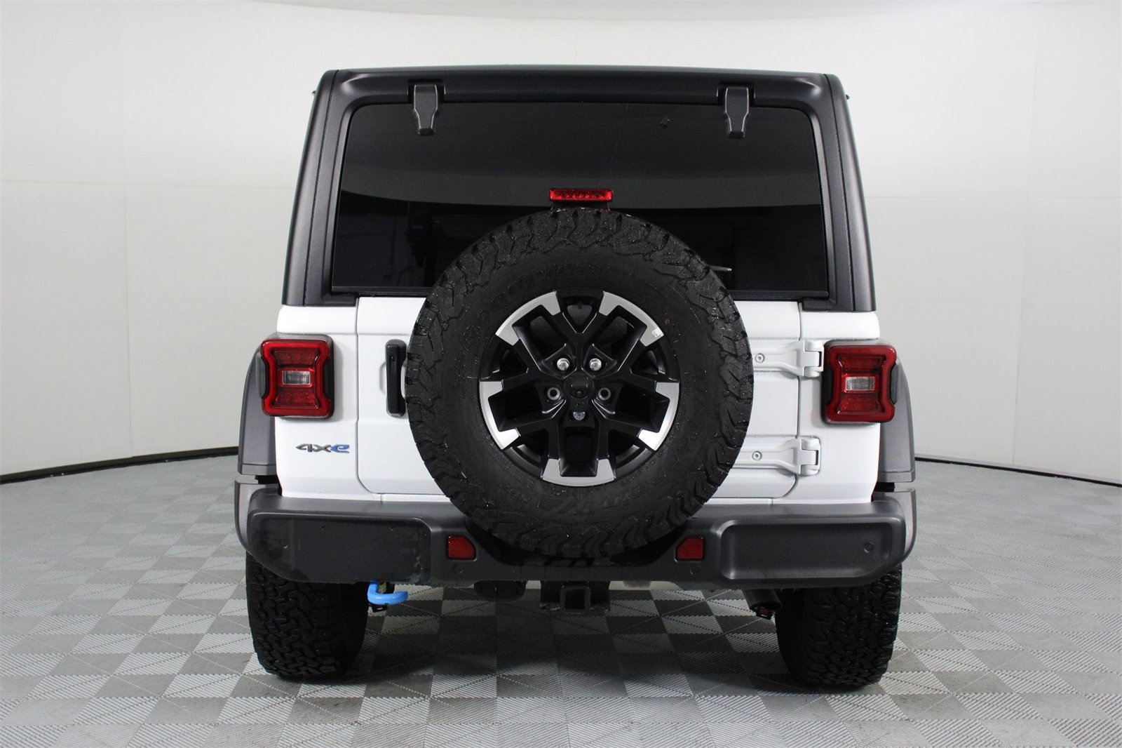 Used 2024 Jeep Wrangler Unlimited Rubicon 4xe w/ Technology Group image 5