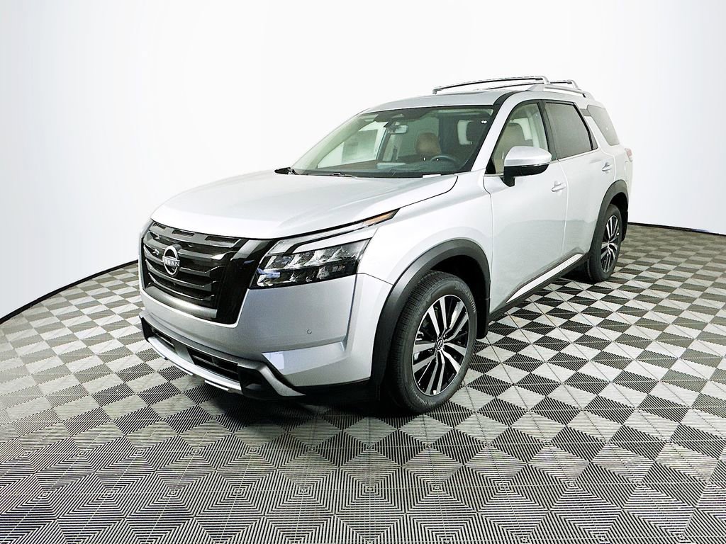 New 2025 Nissan Pathfinder Platinum w/ Black Appearance Package image 5