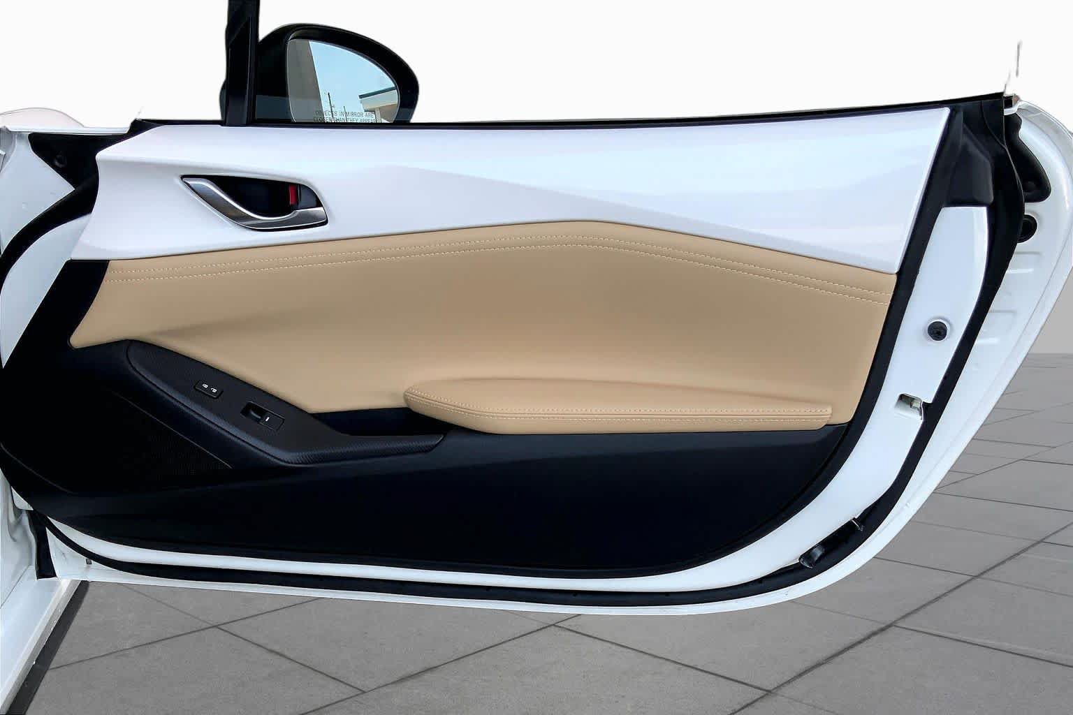 Used 2025 MAZDA MX-5 Miata RF Grand Touring RWD image 21