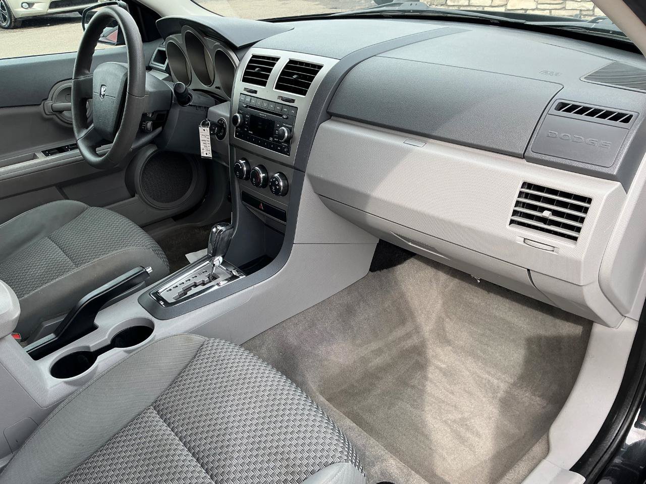 Used 2008 Dodge Avenger SE FWD image 9