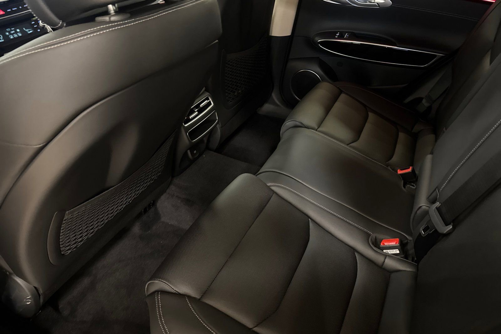 New 2026 Genesis GV70 2.5T AWD/4WD image 12