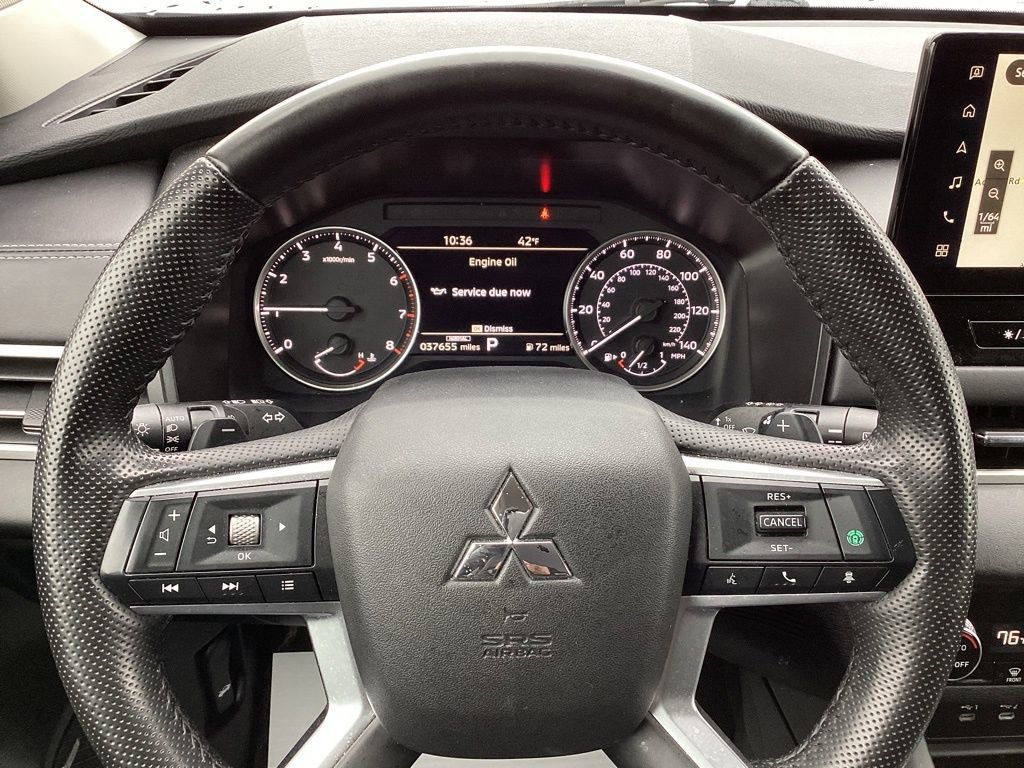 Used 2025 Mitsubishi Outlander AWD image 31