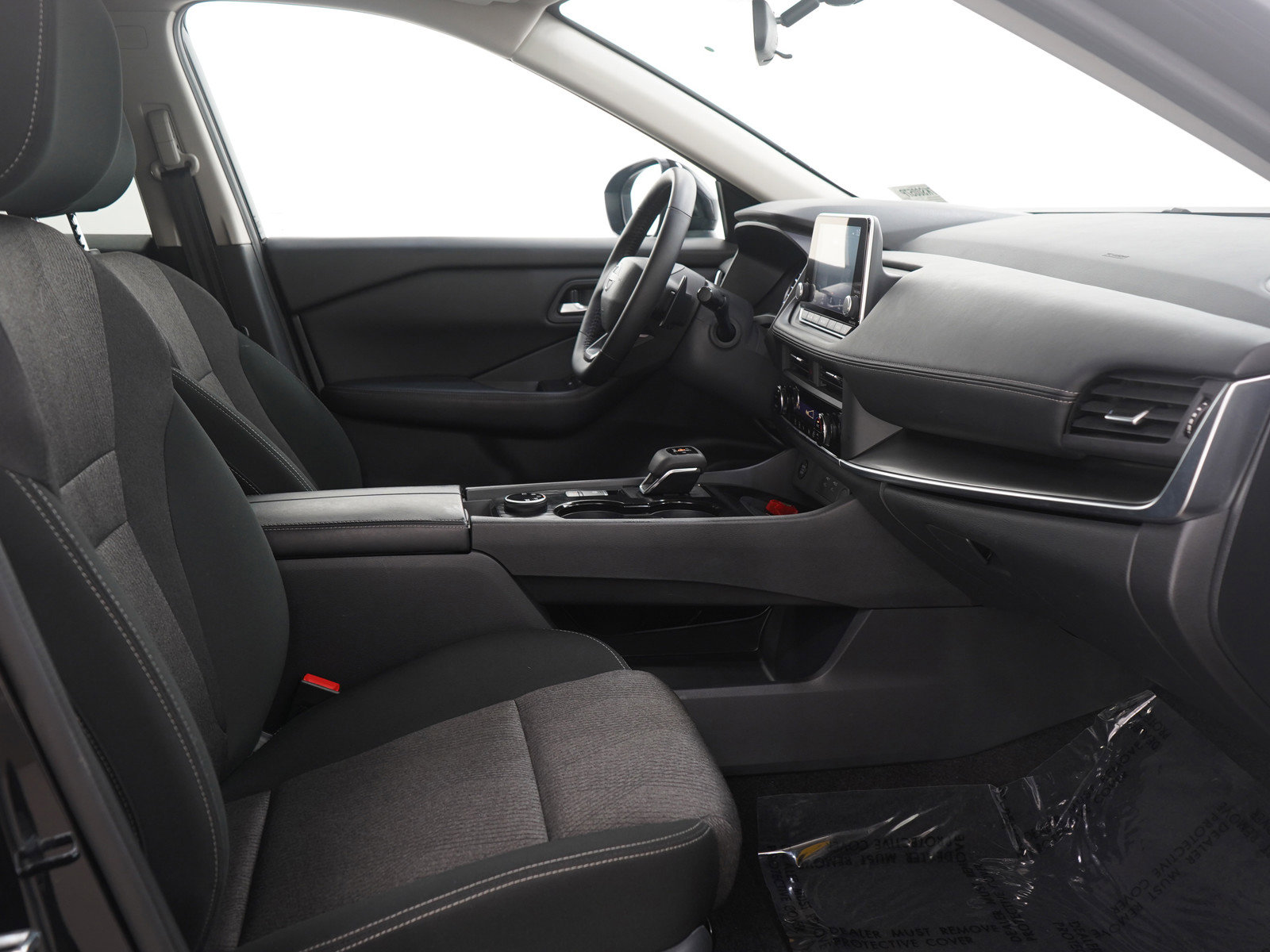 Used 2025 Nissan Rogue SV AWD/4WD image 14