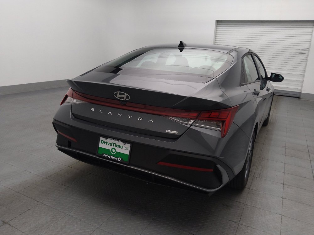 Used 2025 Hyundai Elantra Hybrid FWD image 7