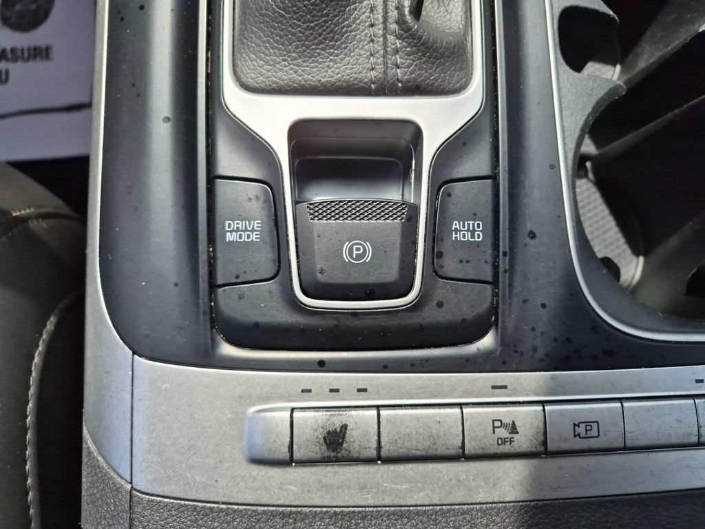 Used 2023 Kia Carnival LX FWD image 22