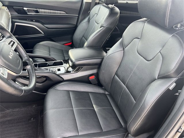Used 2025 Kia Telluride EX w/ EX Captain's Chair Package image 29