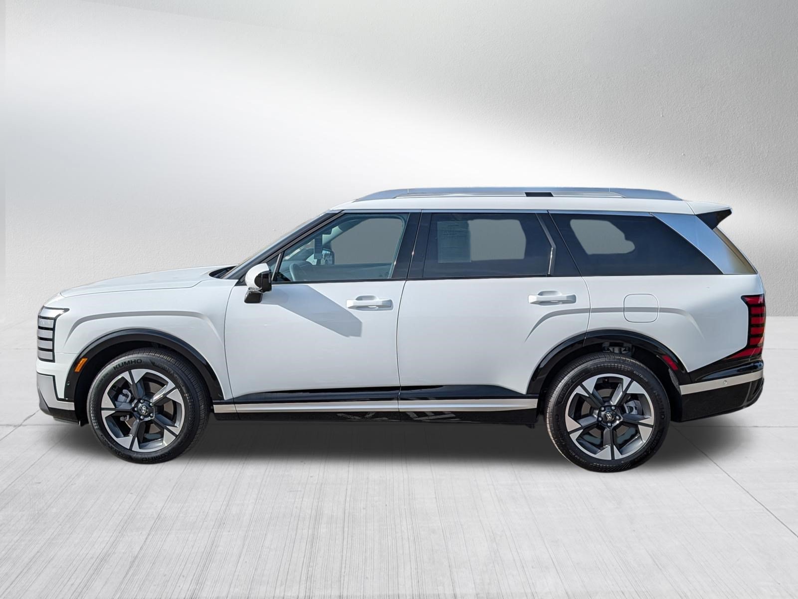 Certified 2026 Hyundai Palisade Limited AWD/4WD image 4