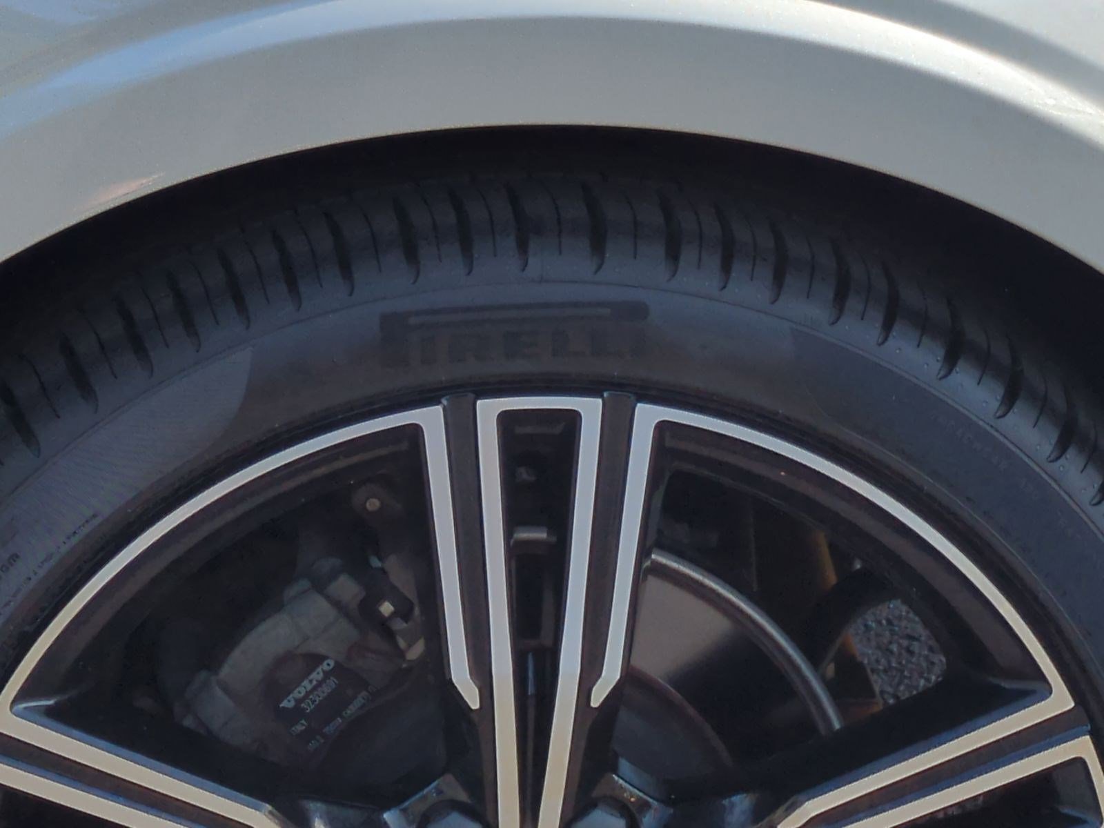 Used 2021 Volvo S60 T5 Inscription image 12