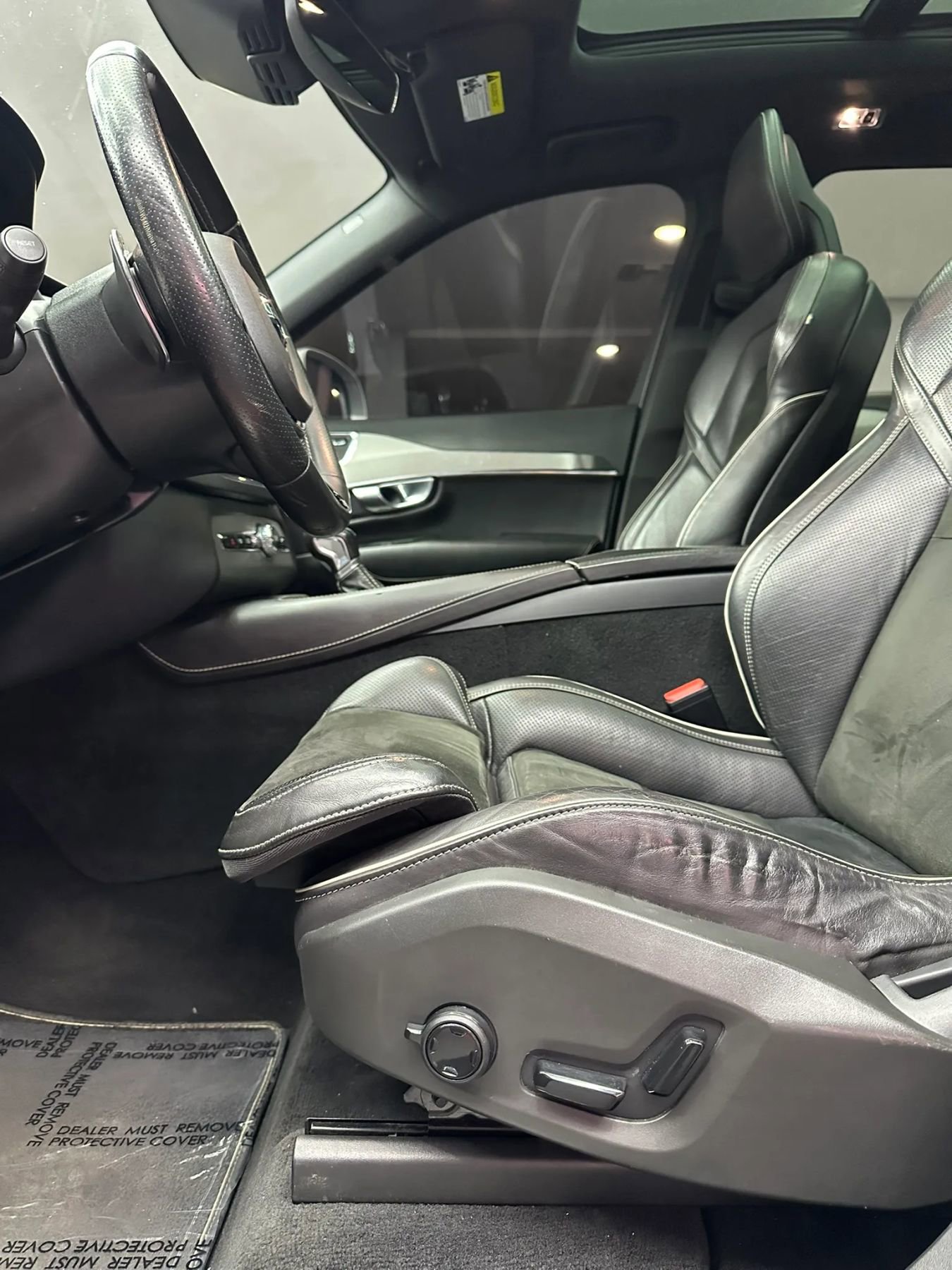 Used 2016 Volvo XC90 T5 R-Design FWD image 11
