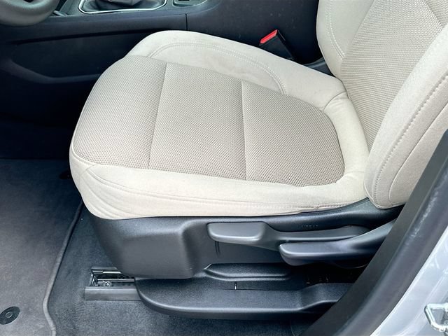 Used 2022 Chevrolet Traverse LS FWD image 18