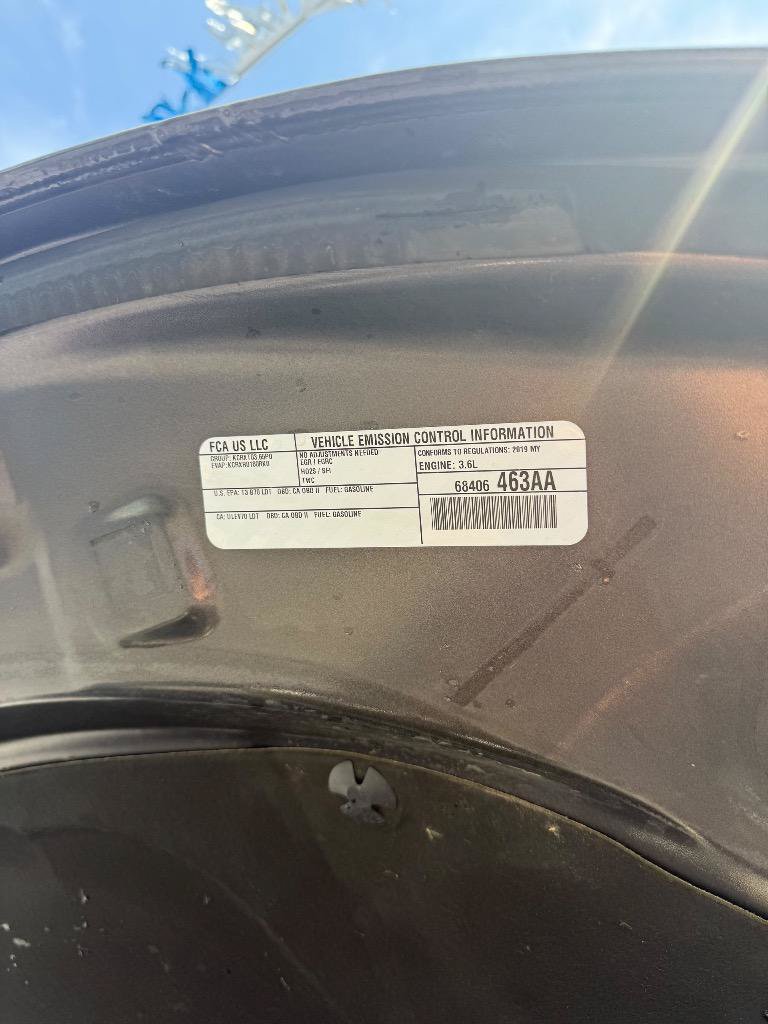 Used 2019 Jeep Grand Cherokee Laredo RWD image 39