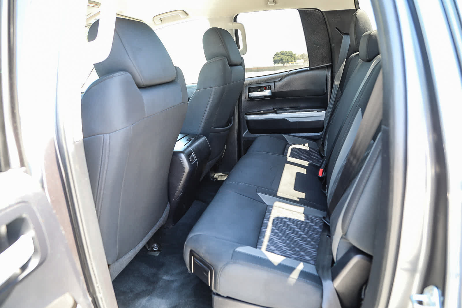 Used 2021 Toyota Tundra SR5 w/ SR5 Upgrade Package RWD image 18
