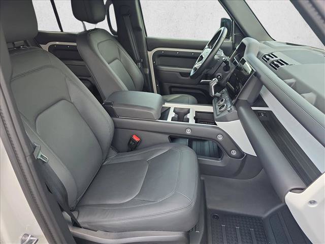 Used 2026 Land Rover Defender 110 X-Dynamic SE AWD/4WD image 10