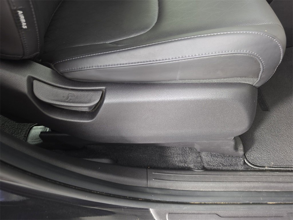 Used 2022 Kia Carnival LX image 42