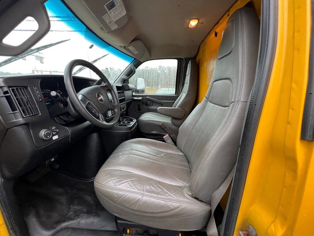 Used 2016 GMC Savana 3500 Extended image 11