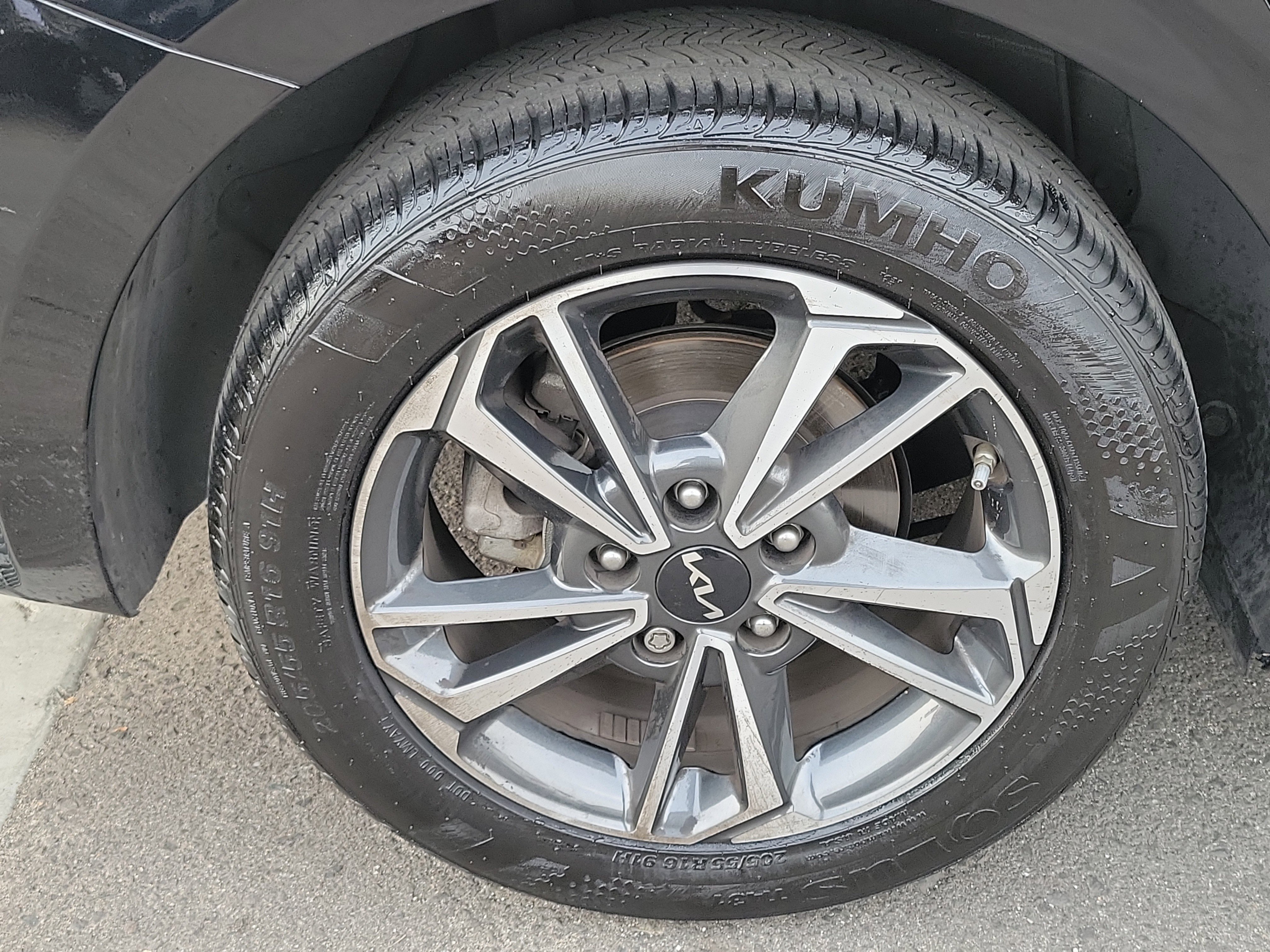 Used 2024 Kia Forte LXS w/ LXS Technology Package image 22