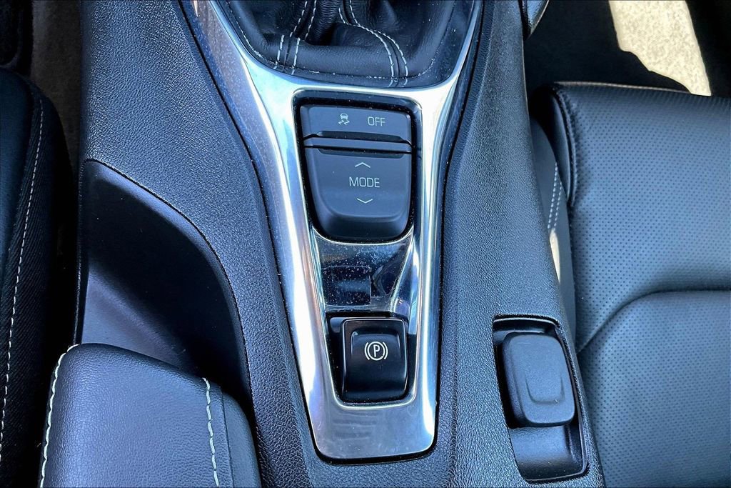 Used 2022 Chevrolet Camaro LT RWD image 16