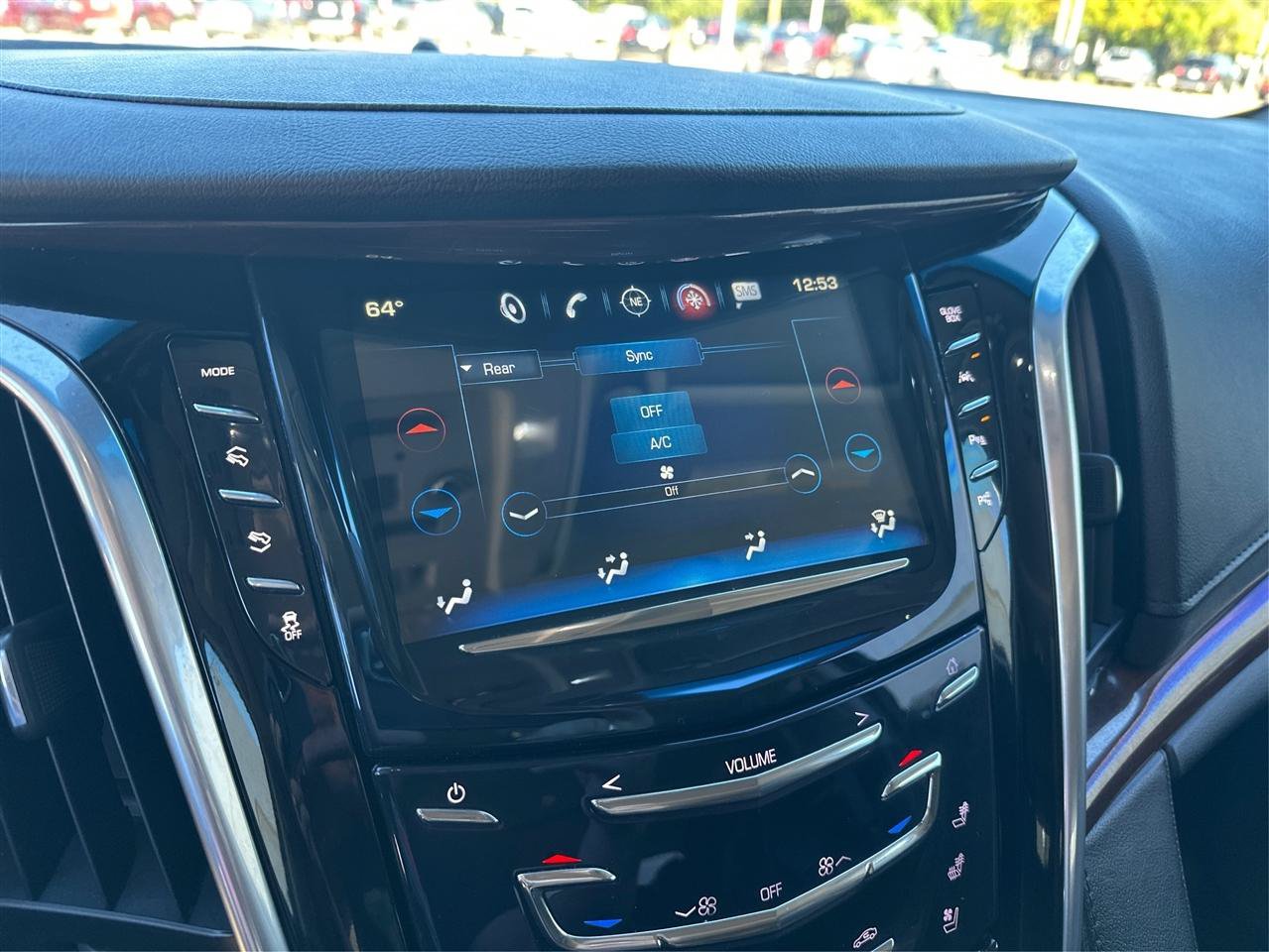 Used 2018 Cadillac Escalade Luxury AWD/4WD image 35