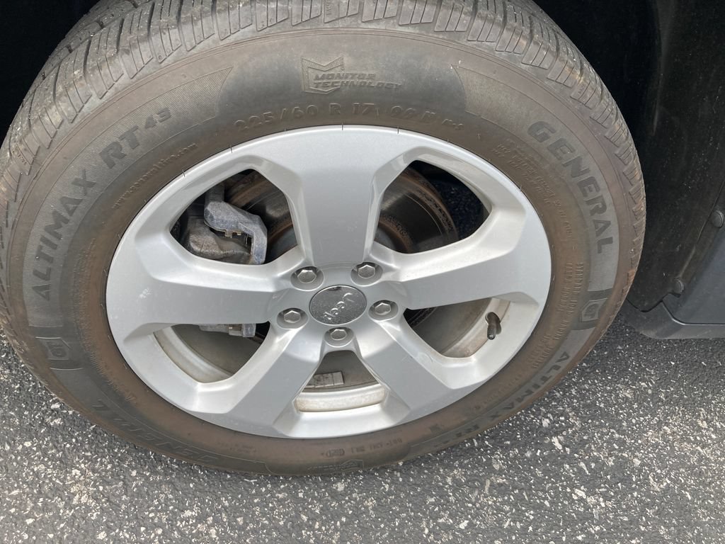 Used 2018 Jeep Compass Latitude AWD/4WD image 34