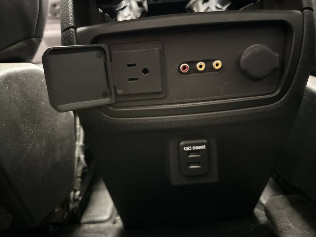 Used 2016 Chevrolet Traverse LTZ AWD/4WD image 53