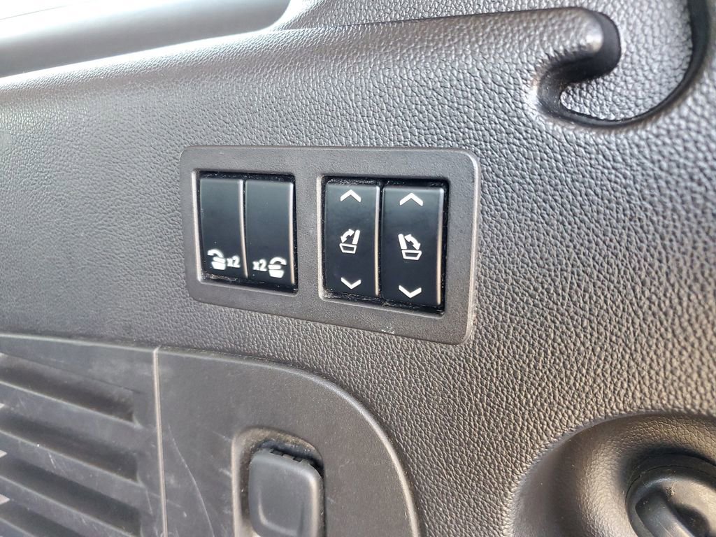 Used 2016 Cadillac Escalade ESV Luxury image 14