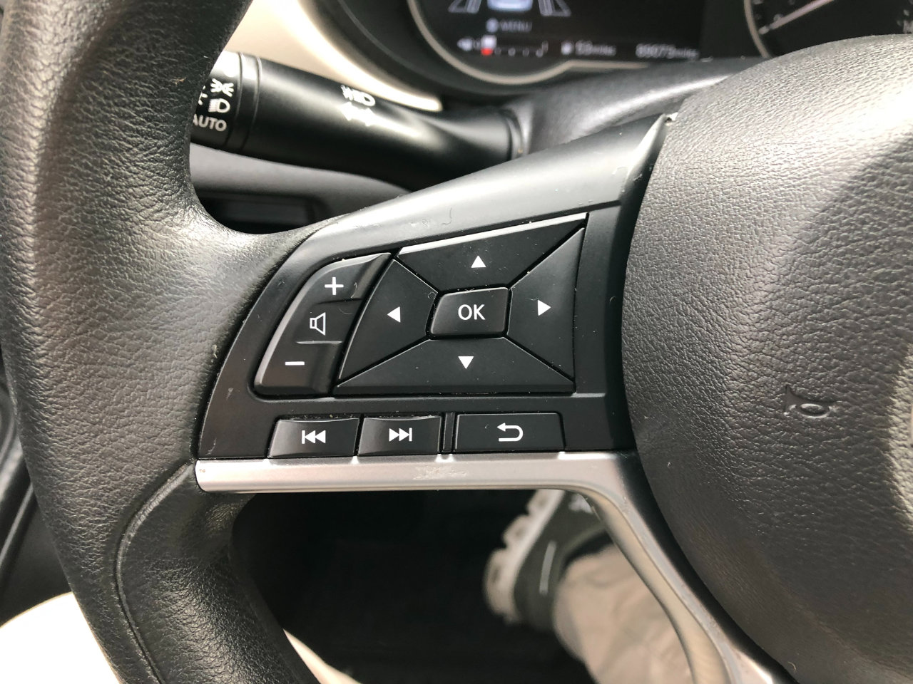Used 2021 Nissan Versa SV image 13