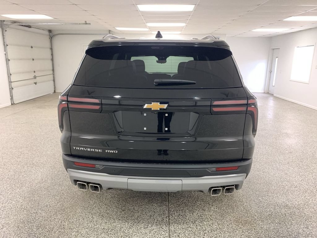 New 2026 Chevrolet Traverse LT w/ Driver Confidence Package AWD/4WD image 7