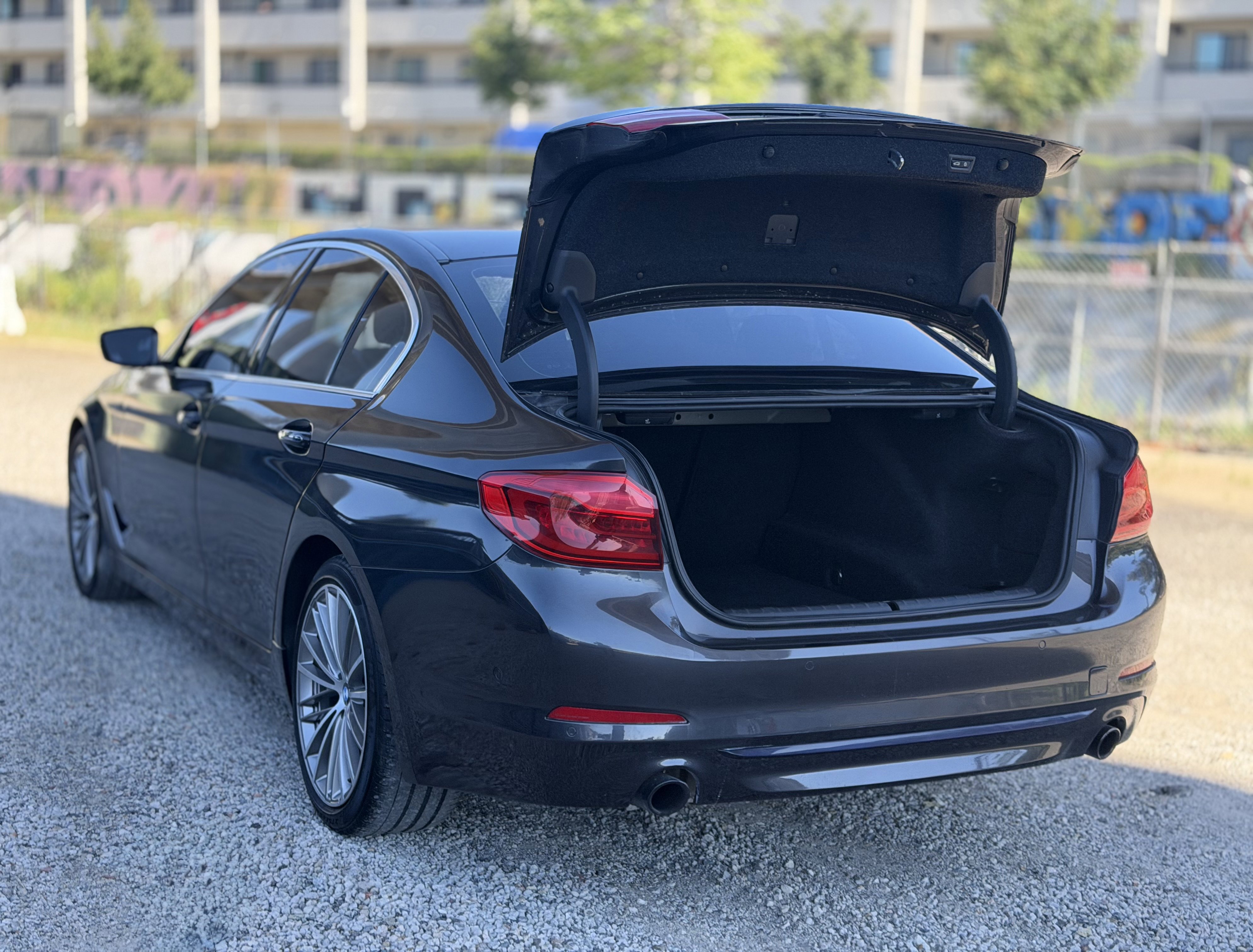 Used 2017 BMW 530i RWD image 10